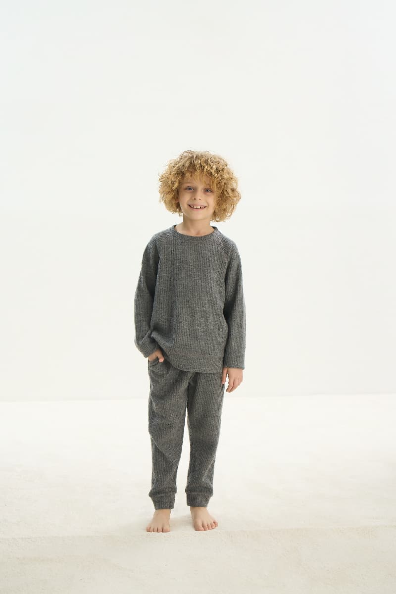 8747 Erkek Çocuk Pijama Takım