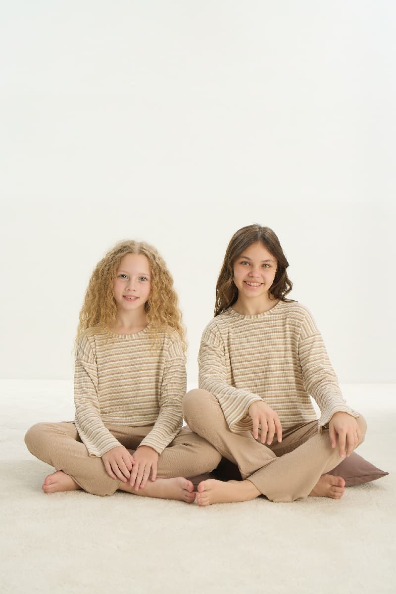 8746 Kız Çocuk Pijama Takım