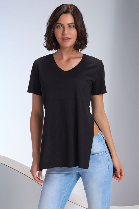 SEVİM - 12402-1 Kadın V Yaka Yırtmaçlı T-Shirt